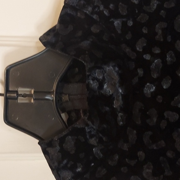 525 America Mock Neck Velvet Top - Picture 9 of 13